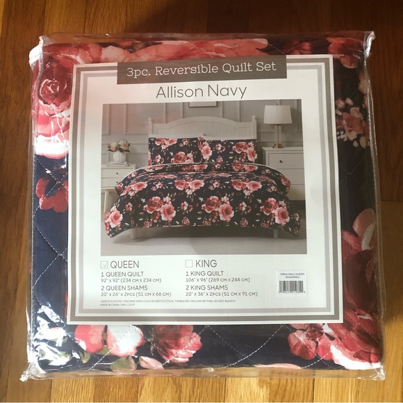 🌺 Navy Floral Queen Quilt Set 🌺 - Picture 3 of 7